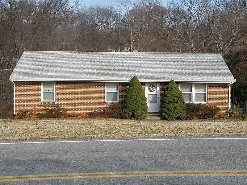 1st image of 1025 Woodhaven Dr