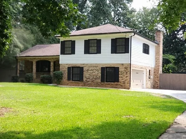 5649 Roberts Dr — Photo 1
