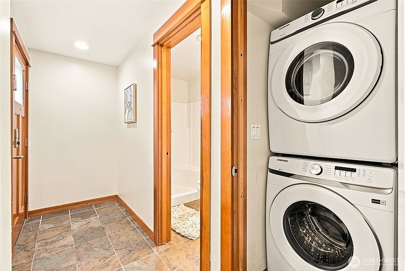 5th image of 9243 35th Ave SW #A