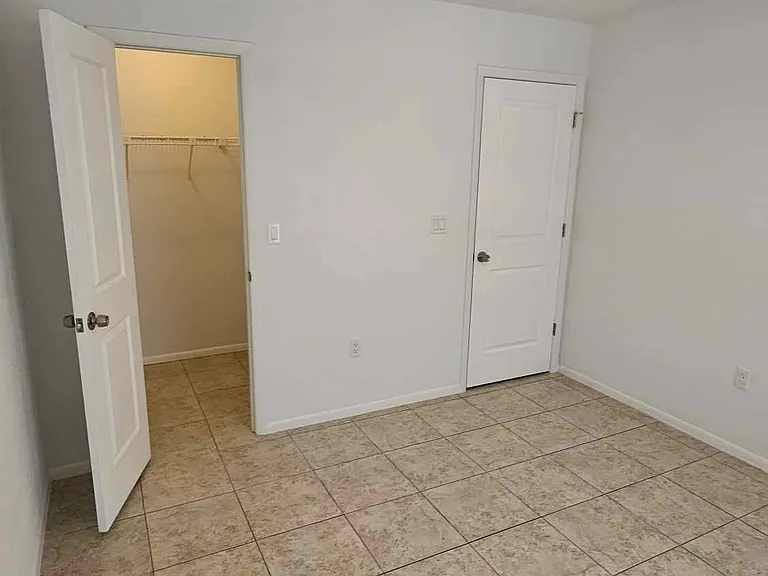 11232 Pendleton Ave — Photo 16