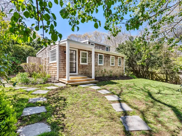 523 Old Stone Hwy, East Hampton, NY 11937