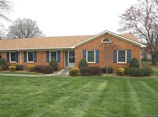 5424 Rockwood Rd, Charlotte, NC 28216