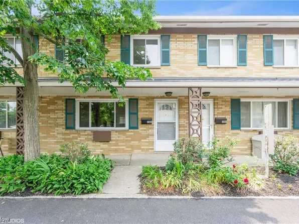 1566 Lee Terrace Dr, Wickliffe, OH 44092