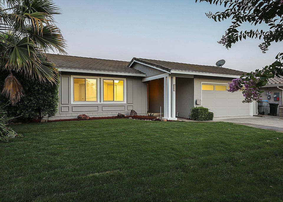 1st image of 210 Arbor Valley Ct