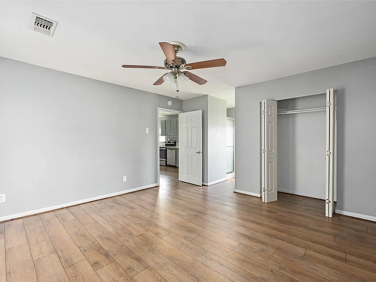 2119 N Austin Ave #C — Photo 12