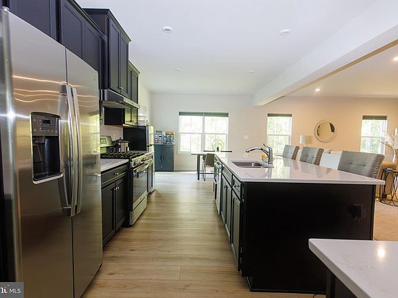 5th image of 8734 Greenway Dr