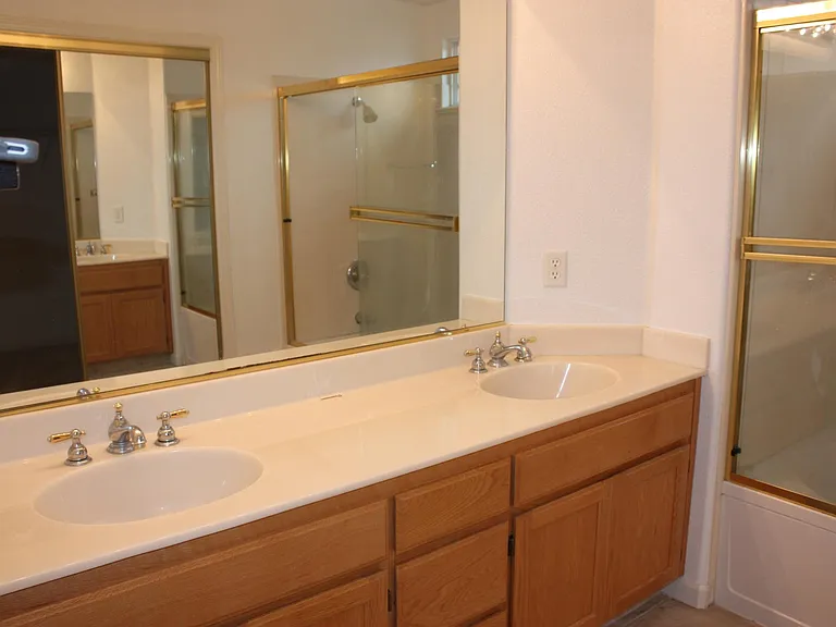 2171 Kingsbury Cir — Photo 12