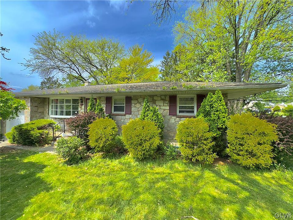 1st image of 831 Johnston Dr
