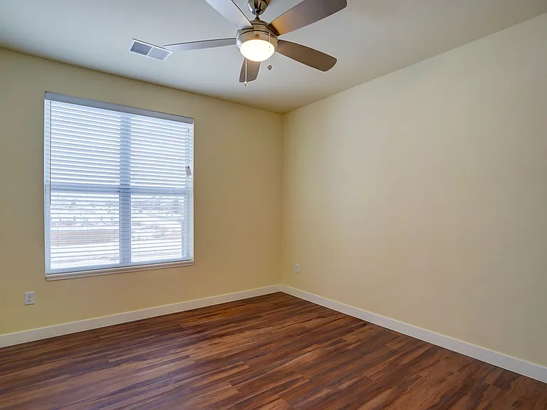 1270 Stonewood Xing — Photo 31