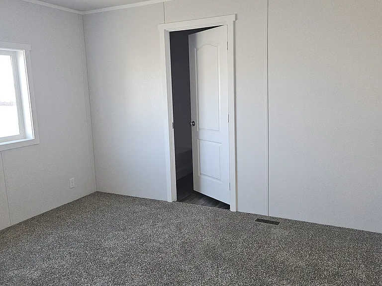 200 W Hawthorne St #114 — Photo 7