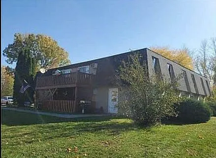 2584 Earl St — Photo 1