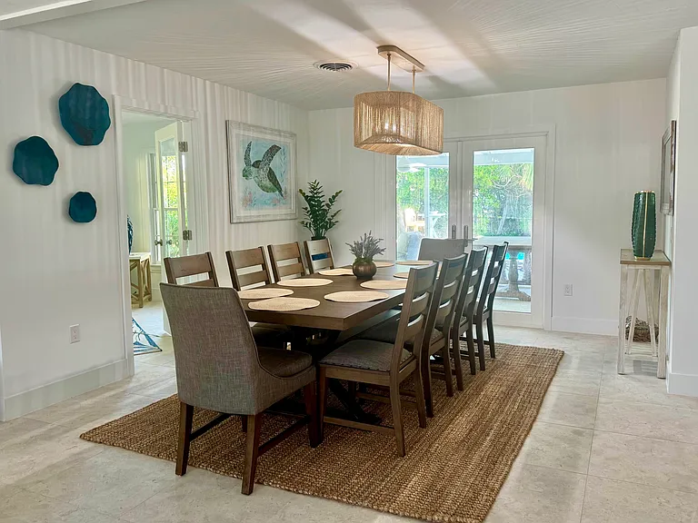 311 Island Cir — Photo 11