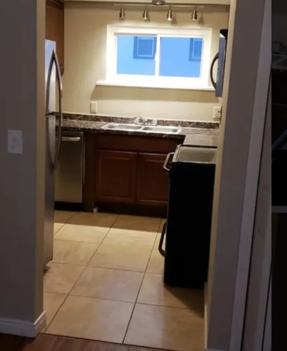 2 bed, 800 sqft, $1,500 — Photo 4