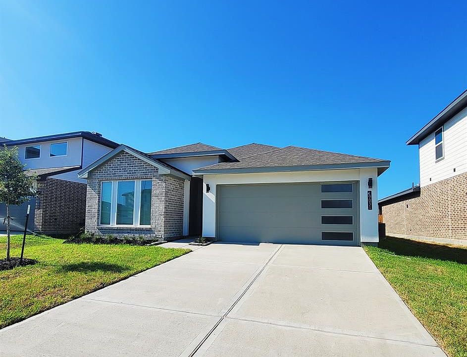 1st image of 19034 Norbury Park Ln
