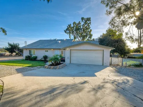 839 Rose Dr, Vista, CA 92083