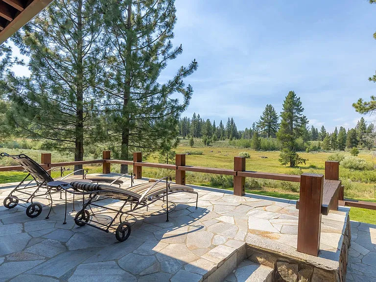 13193 Snowshoe Thompson Cir — Photo 44