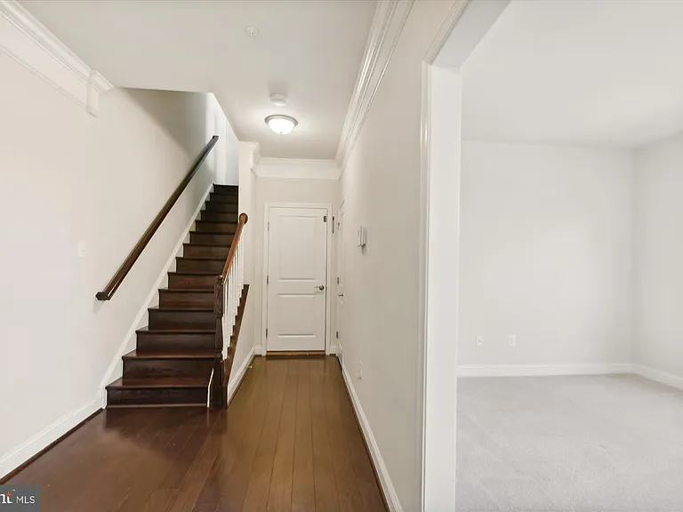 67 Linden Pl — Photo 6