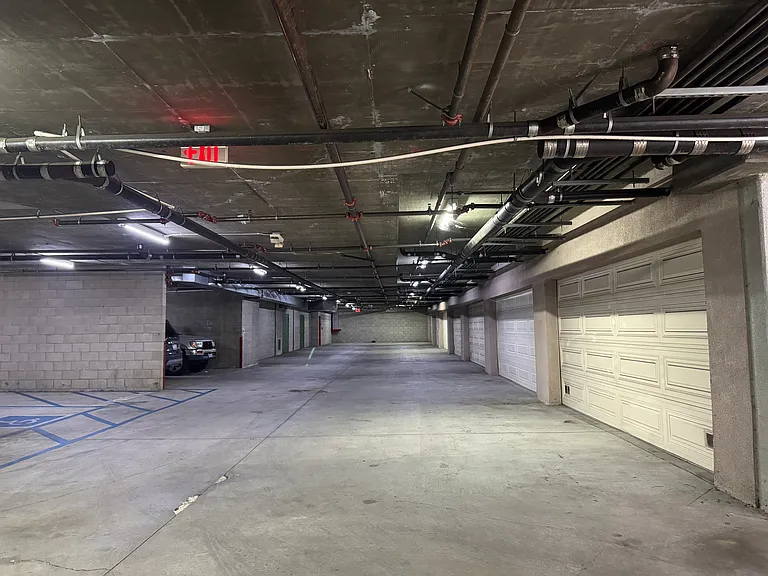 88 N Roosevelt Ave #4 — Photo 12