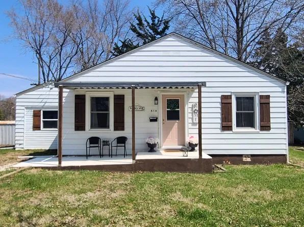 514 E Graham St, Dixon, IL 61021