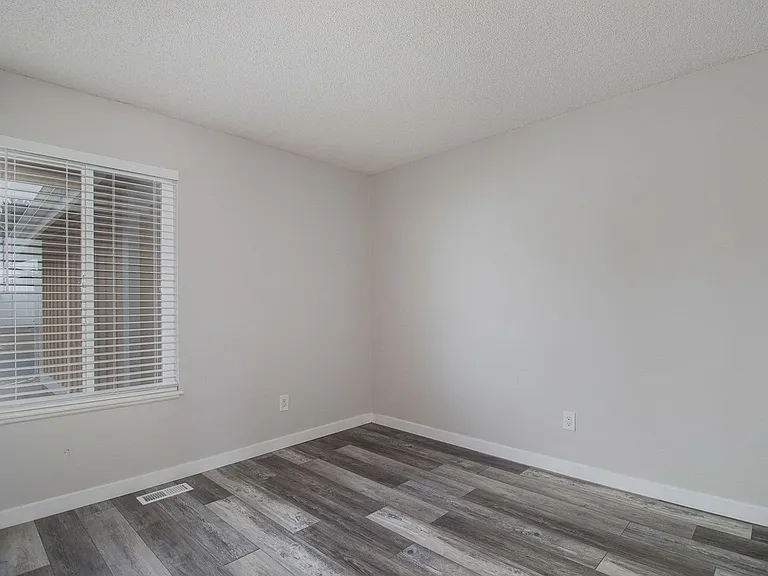 6094 S Kingston Cir — Photo 17