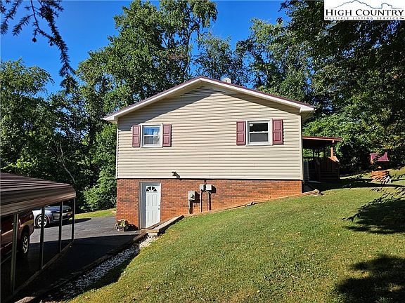 3rd image of 251 Mulberry Park Road