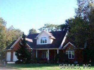 11 Forest Hill Ln, Edwardsville, IL