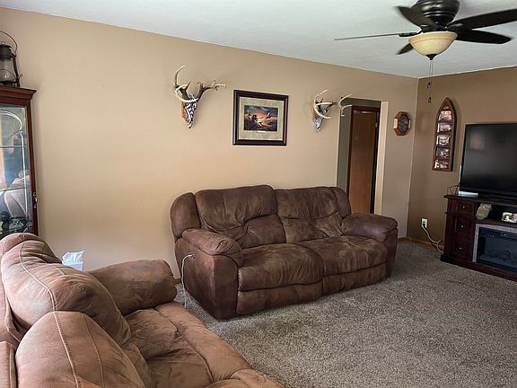 3rd image of 1519 Schaller St
