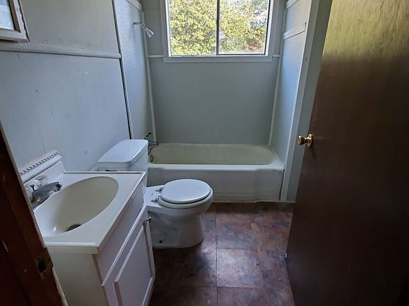 3rd image of 327 Yarborough St