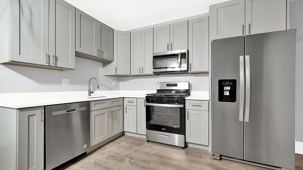 2 bed, 600 sqft, $1,599 — Photo 2