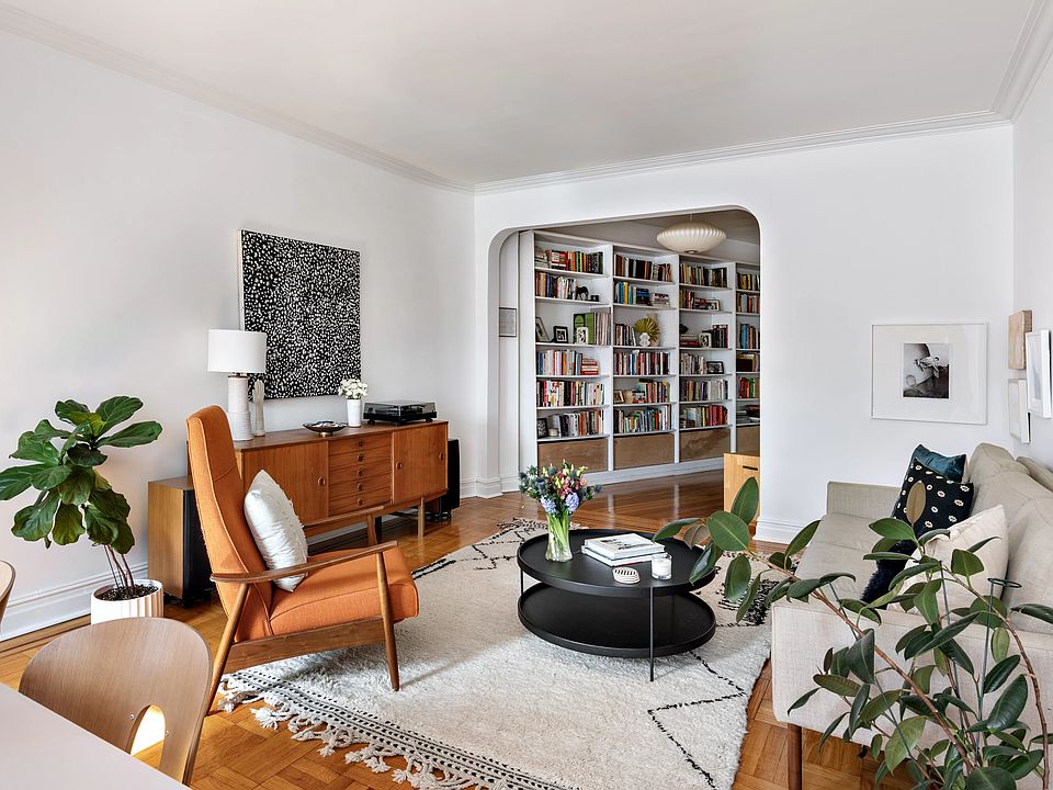 1st image of 20 Plaza St E APT E17