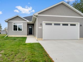 104 Bergen Dr, Waterloo, IA 50701