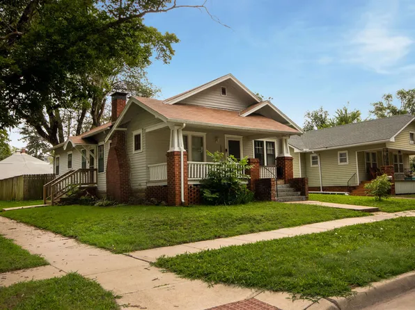 1202 Stewart St, Winfield, KS 67156