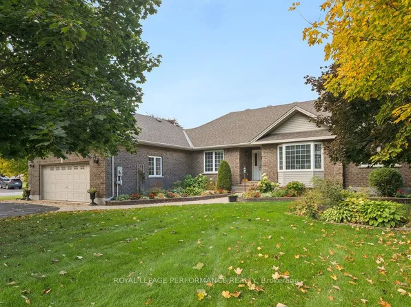 7051 Donwel Dr, Ottawa, ON K4P 1M7