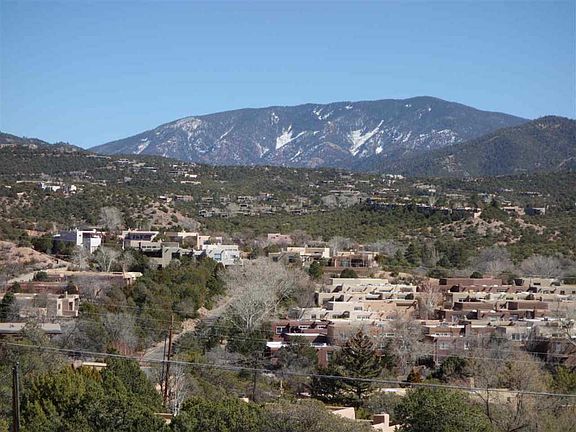 3rd image of 789 Paseo De La Cuma