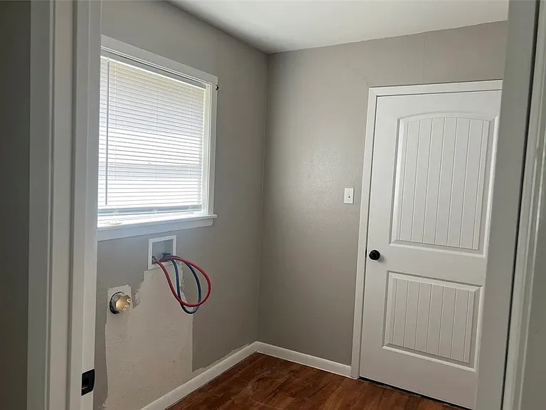 407 Fairway Dr — Photo 13