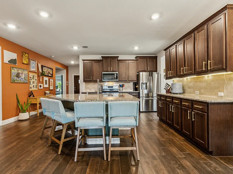 4018 Woodford Dr — Photo 5