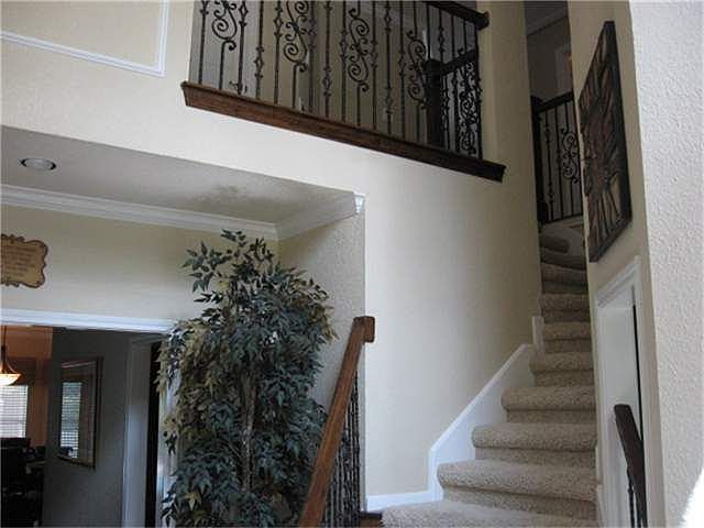 2nd image of 30 Dorothea Ln