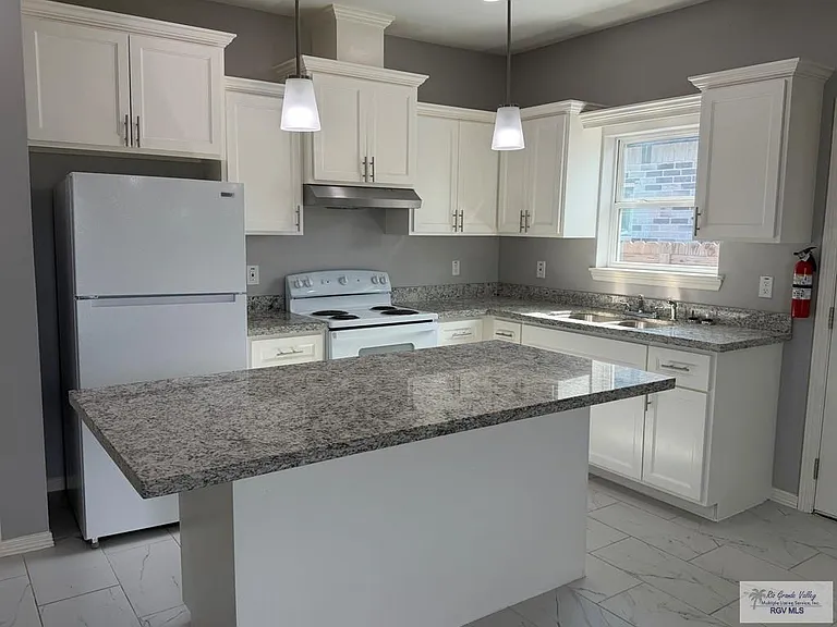 821 W Matz Ave #B — Photo 2
