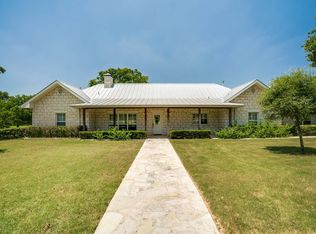 196 Boardwalk Dr, Center Point, TX 78010