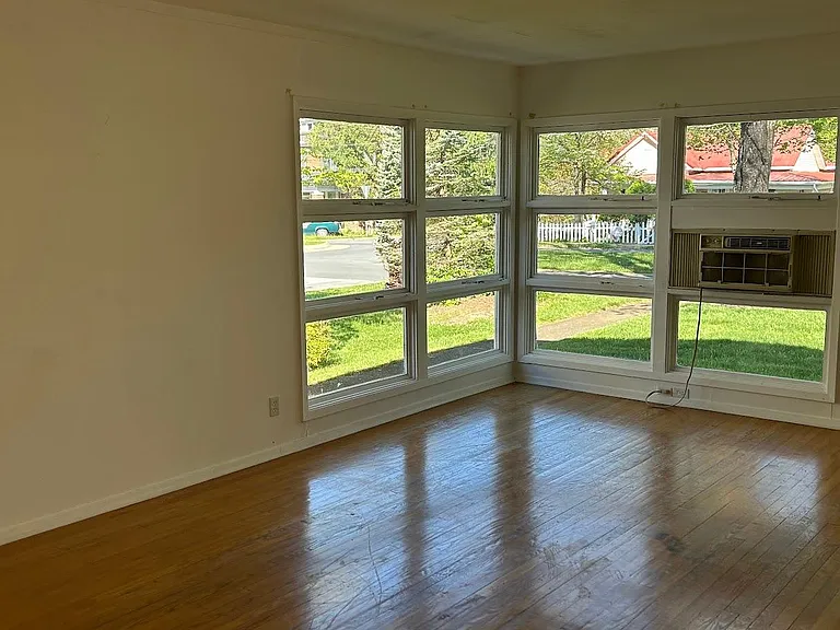 902 E Holston Ave — Photo 13