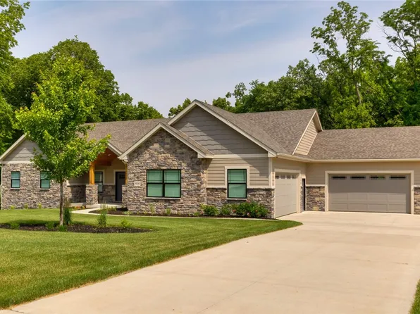 29240 Hickory Lodge Dr, Van Meter, IA 50261