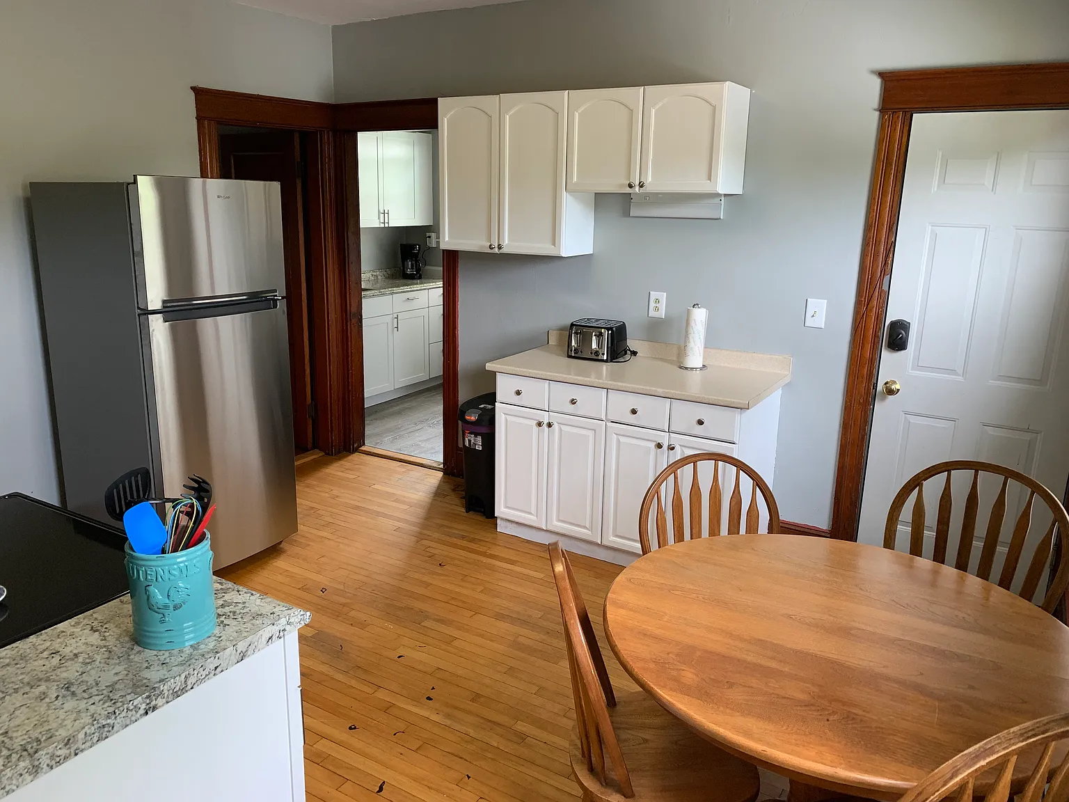 282 Stevens Ave — Photo 3