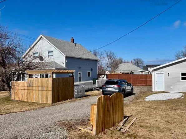 10 Catherine St, Scotchtown, NS B1H 3B4