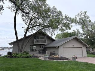 44 Ginger Cove Rd, Valley, NE 68064