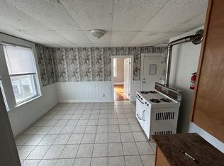 468 Winter St FLOOR 2, Woonsocket, RI 02895