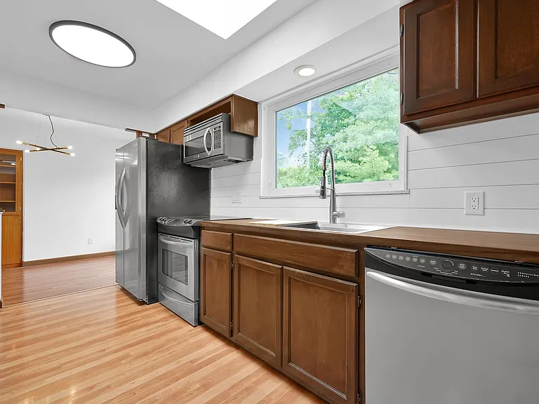 760 Drummond Ct — Photo 7
