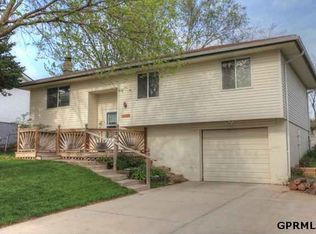11829 N 157th St, Bennington, NE 68007