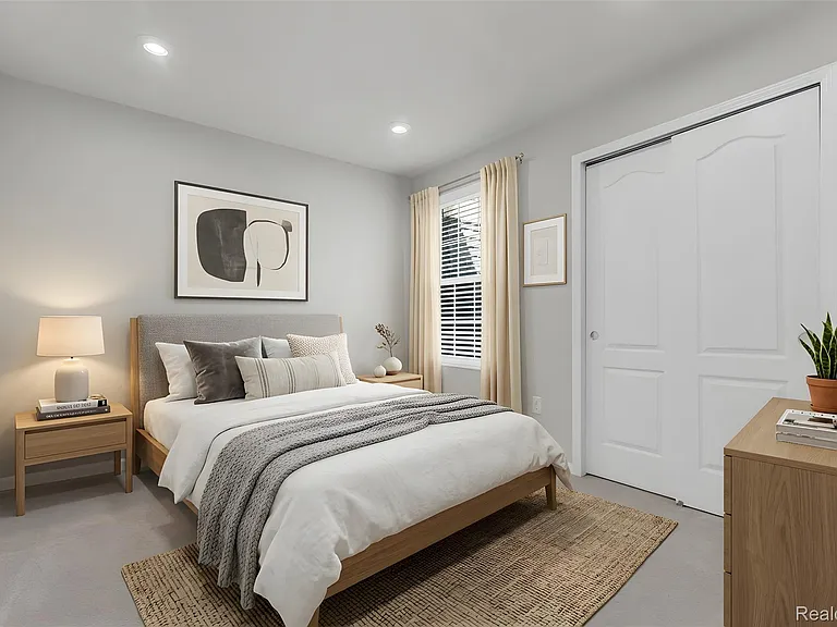 313 Strawberry Dr #5 — Photo 20