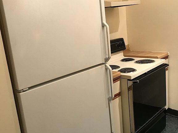 4th image of 1427 N Oakley Blvd #1