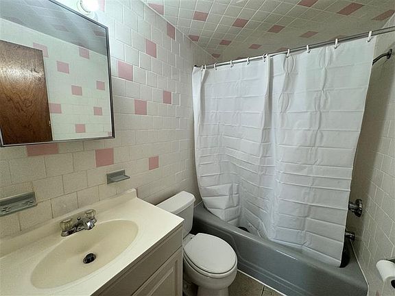 3rd image of 405 Somerville Ave #1A